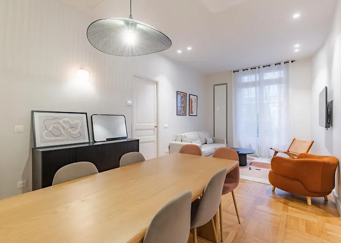 Charming - Air-conditioned And Terrace *