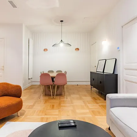 Apartman Charming - Air-conditioned And Terrace Párizs