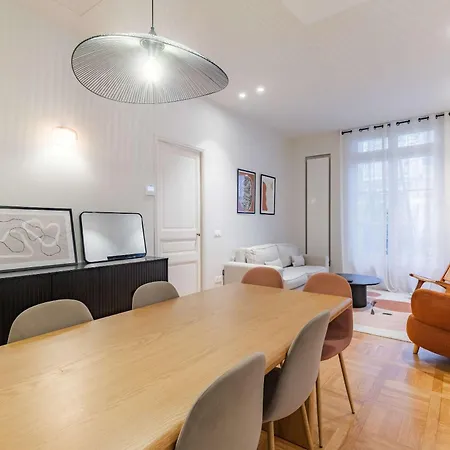 Apartmán Charming - Air-conditioned And Terrace *