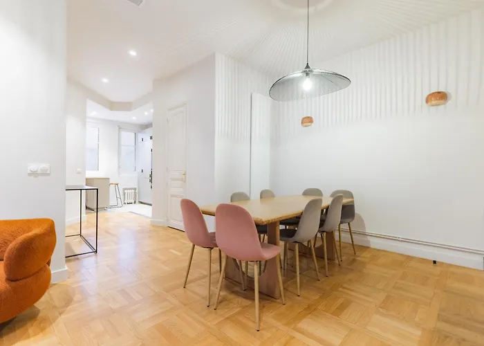 Charming - Air-conditioned And Terrace Appartement