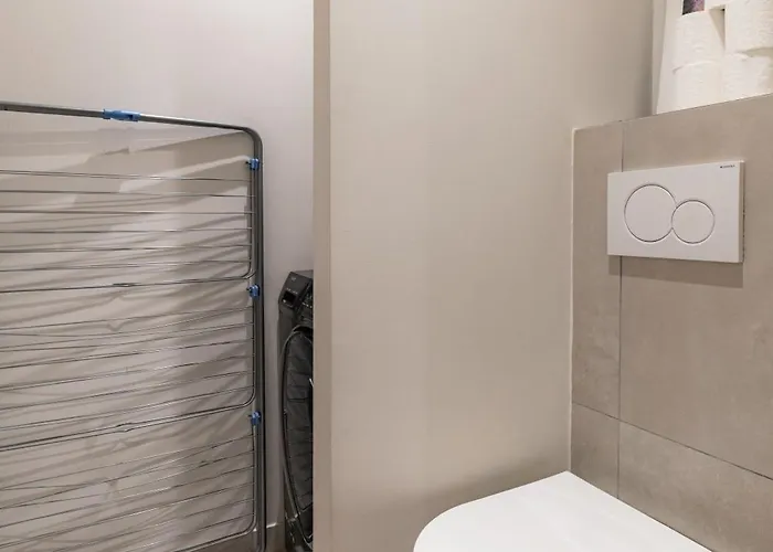 Charming - Air-conditioned And Terrace Appartement *