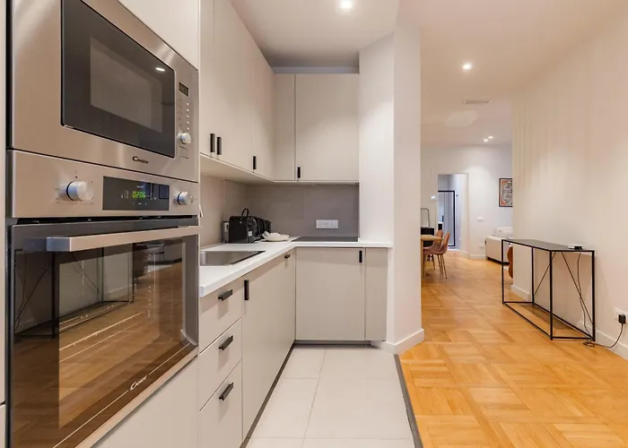 Appartement Charming - Air-conditioned And Terrace Parijs